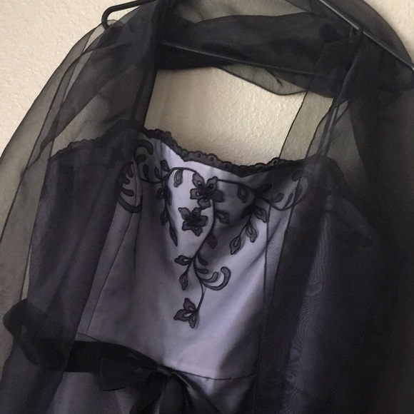 David’s Bridal - Cocktail length Dress - Picture 3 of 8